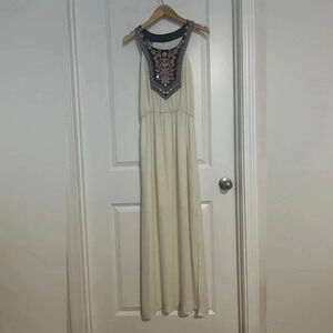 Francesca’s maxi dress size S
